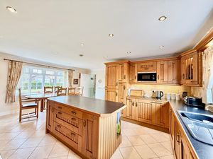 Photo 17- click for photo gallery